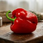 - California Wonder paprika: megbízható termésű fajta, húsos bogyók és sokoldalú felhasználás.